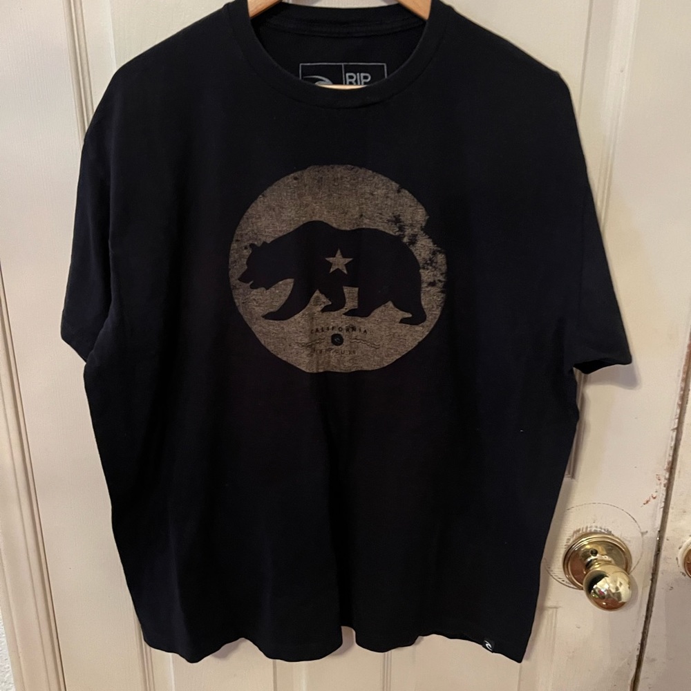 Men’s tee shirt